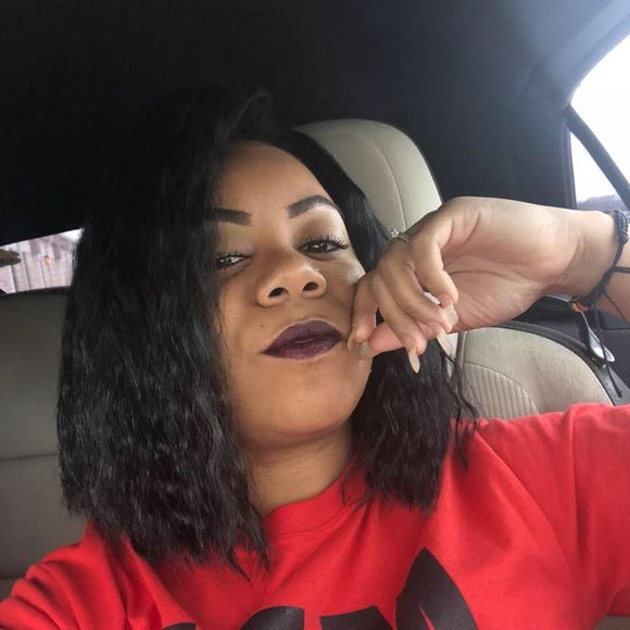 Meet your Posher, Dominique - Picture 1 of 1